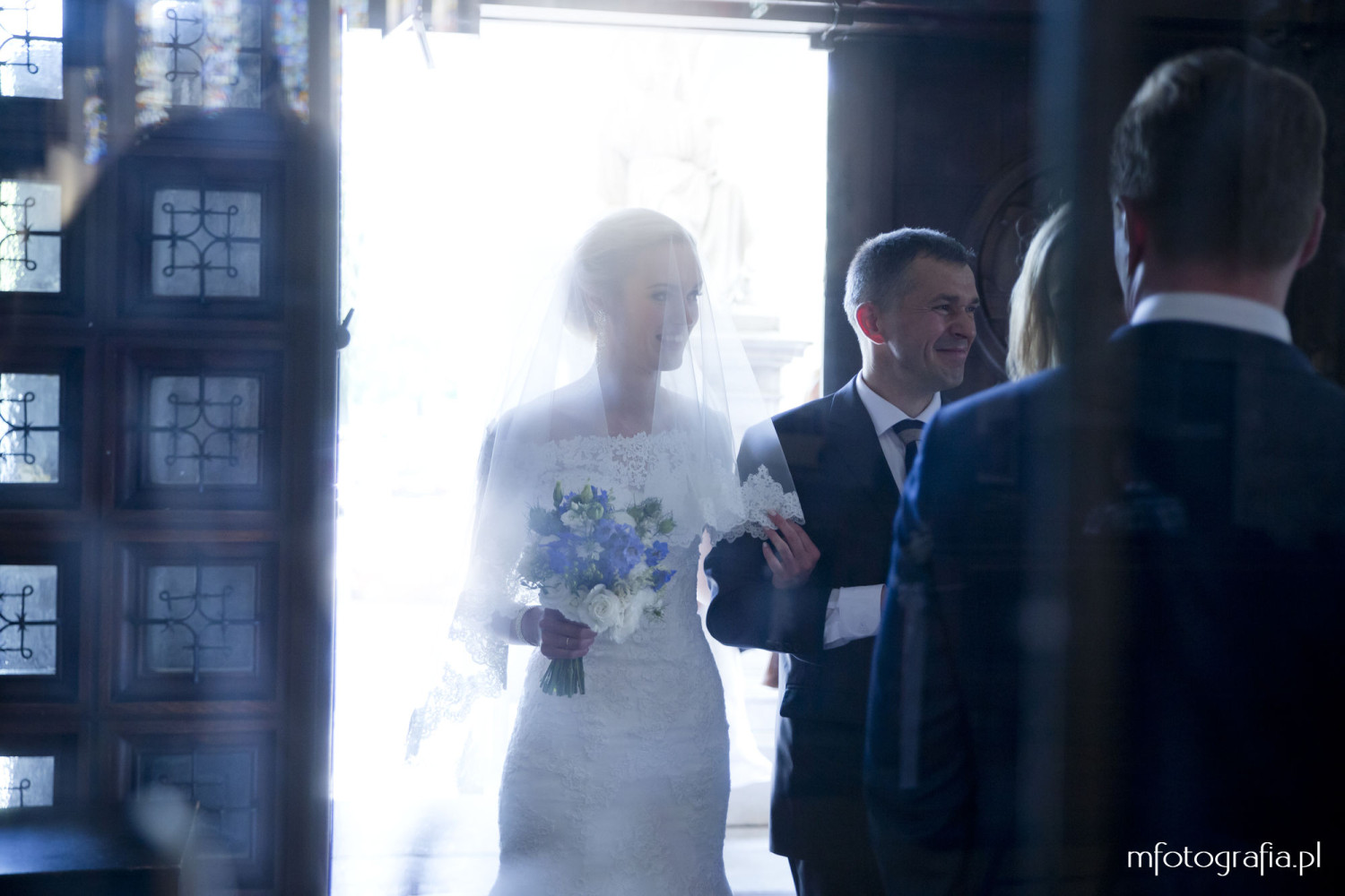 Najlepsze zdjęcie ślubne Pary Młodej w Kościele w Warszawie